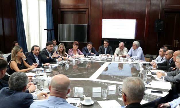 Sica encabezó una nueva reunión de la mesa de calzado